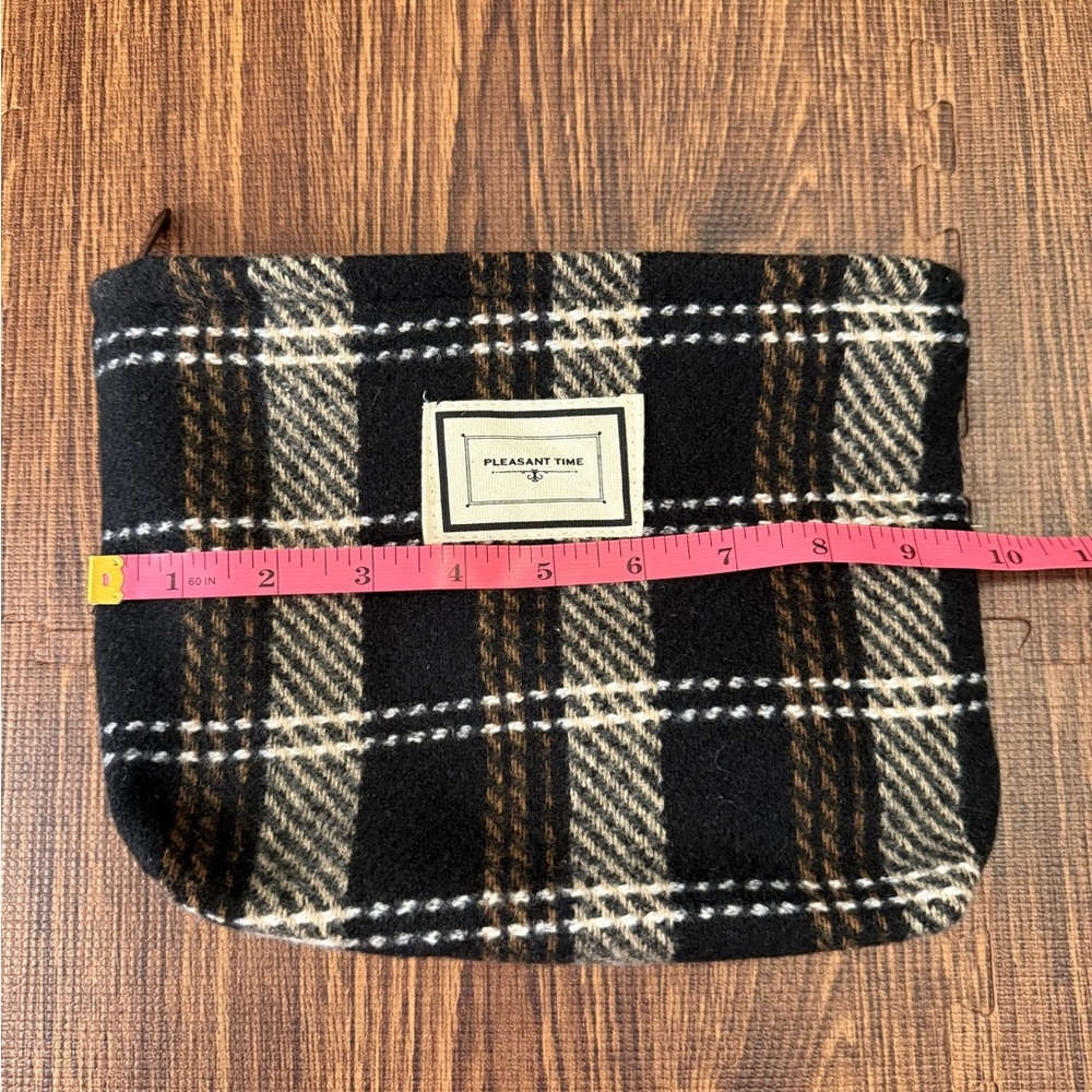 Assorted Pouches - Perfect for Essentials - Picture 9 of 16